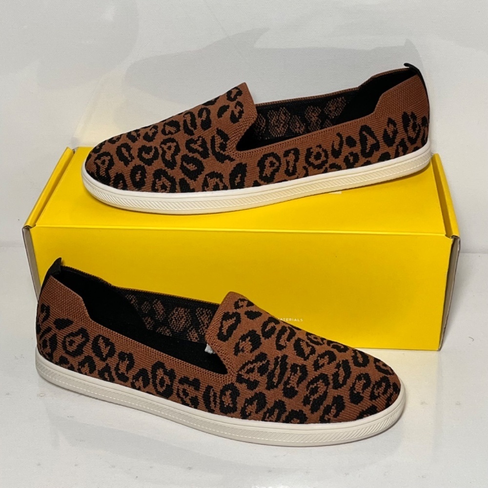 Vince Camuto Cabreli Washable Flat Slip-On - Picture 4 of 7
